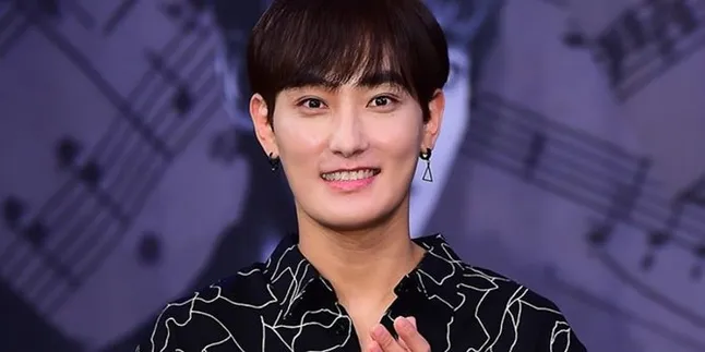 Beredar Video Kangta Cium Mesra Wanita di Sauna, SM Entertainment Angkat Bicara Beredar Video Kangta Cium Mesra Wanita di Sauna, SM Entertainment Angkat Bicara
