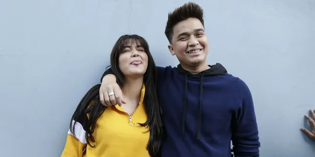 Beredar Video Mesra Hilda Vitria - Kriss Hatta, Billy Syahputra Akui Tak Cemburu Beredar Video Mesra Hilda Vitria - Kriss Hatta, Billy Syahputra Akui Tak Cemburu