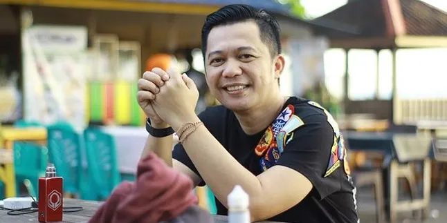 Berhenti Dari Dunia Musik, Andi Awe Kini Jadi Founder Room 'Dilarang Gengsi Management' di Aplikasi Clubhouse