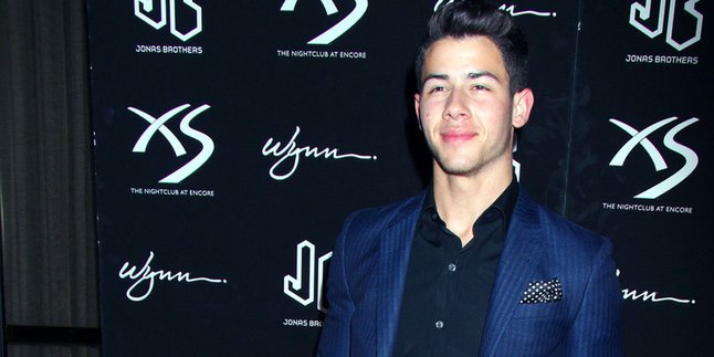 Berhenti Ngeband, Nick Jonas 'Bekerja' Untuk Demi Lovato