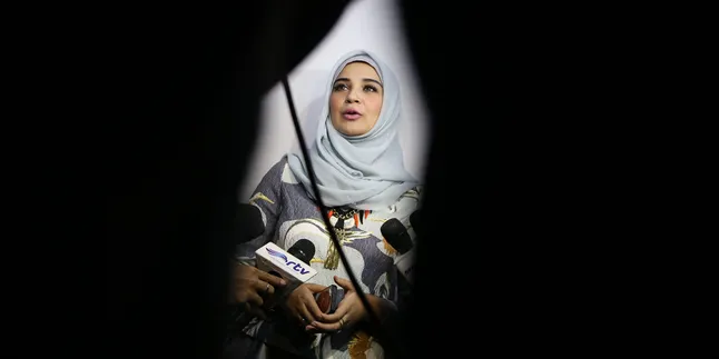 Berhijab, Shireen Sungkar Terkadang Masih Sulit Pilih Baju Berhijab, Shireen Sungkar Terkadang Masih Sulit Pilih Baju