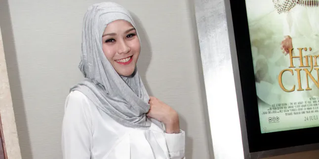 Berhijab Syar'i, Zaskia Mecca Suguhkan Aneka Hijabers di 'HIJAB'