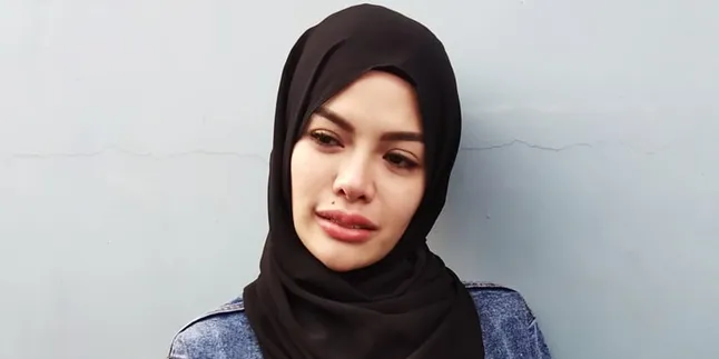 Berhijrah, Nikita Mirzani Ingin Hapus Tato dan Foto Zaman Dulu?