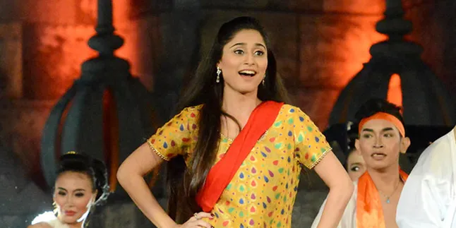 Beri Pesan Misterius, Soumya Seth Sekarang Pindah ke Arab Saudi? Beri Pesan Misterius, Soumya Seth Sekarang Pindah ke Arab Saudi?