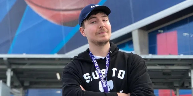 Beri Uang Ratusan Juta Hingga Lamborghini, Youtuber Ini Mendadak Viral