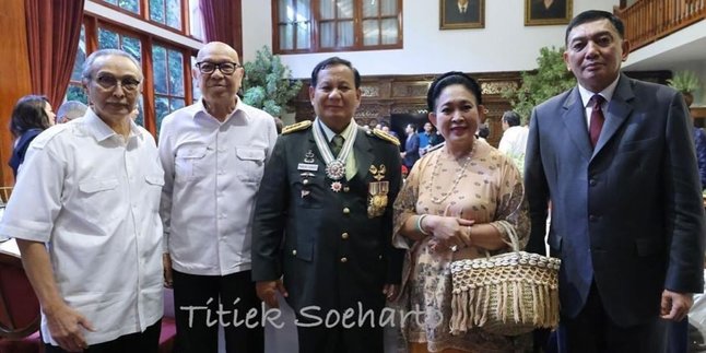 Beri Ucapan Selamat, Ini Potret Titiek Soeharto Temani Prabowo Subianto ...