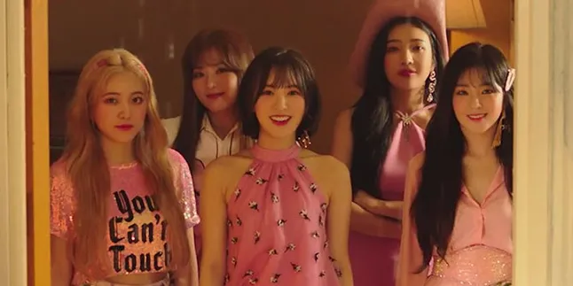 Berikan Kejutan Untuk Para Fans Indonesia, Red Velvet Bawakan Lagu 'Umpah Umpah'