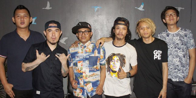 Berikan Warna Baru, Obin The Flops Gandeng Vokalis Saint Loco