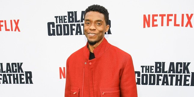 Struggling Against Cancer Before Dying, Chadwick Boseman Appears Thin and Walks with a Cane