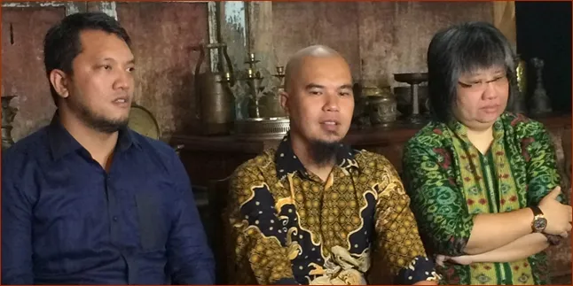 Berkas Lengkap, Ahmad Dhani Minta Kepastian Kasus Farhat P21 Berkas Lengkap, Ahmad Dhani Minta Kepastian Kasus Farhat P21