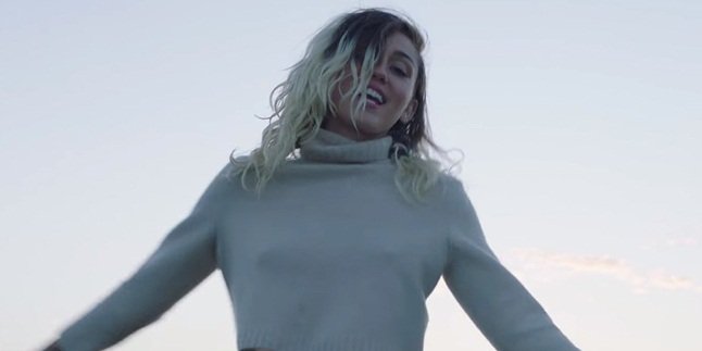 Berkat 'Malibu', Miley Cyrus Puncaki Chart Billboard