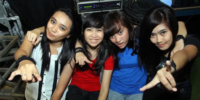 Berkat Nama, Srikandi Kebanjiran Job