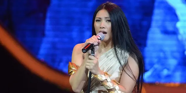 Berkelas Internasional, Anggun C Sasmi Artis Yang Tak Narsis