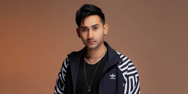 Berkenalan Lebih Dekat dengan Fajar Rezky, Pemeran Sinetron 'Suami Pengganti' yang Bikin Baper Pemirsa Berkenalan Lebih Dekat dengan Fajar Rezky, Pemeran Sinetron 'Suami Pengganti' yang Bikin Baper Pemirsa