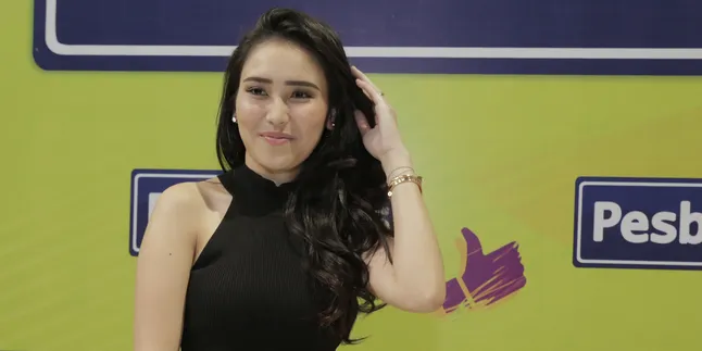 Berlibur ke Turki, Ayu Ting Ting Malah Bawa Beras & Ikan Asin Berlibur ke Turki, Ayu Ting Ting Malah Bawa Beras & Ikan Asin