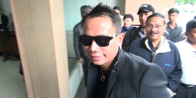 Bermusik,Vicky Prasetyo Ciptakan Genre Ajaib 'Melayu Modernisasi'