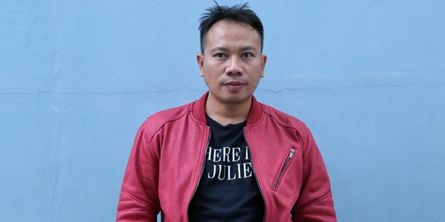 Playing the Role of a Father and Mother, Vicky Prasetyo Doesn't Forget to Teach Religious Knowledge to His Children