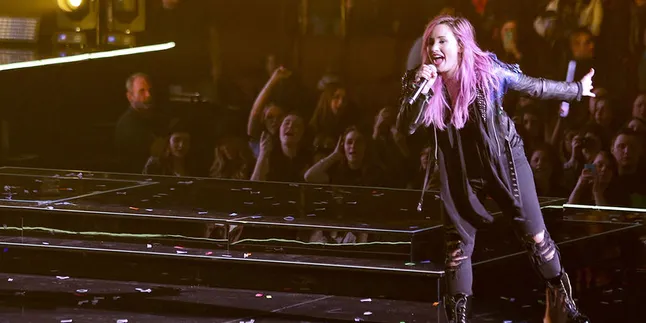 Bersahabat, Demi Lovato Akui Sayang Selena Gomez