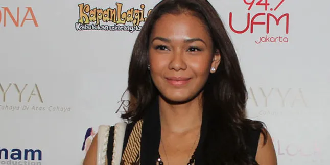 Bersaing Dengan Christine Hakim, Adinia Wirasti 'Sungkem'