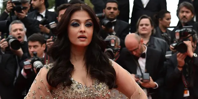 Bersandar Manja, Cara Aishwarya Tepis Perseteruan Dengan Jaya?