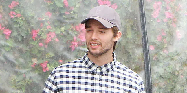 Bersepeda, Patrick Schwarzenegger Bikin Wanita Ikut Berkeringat