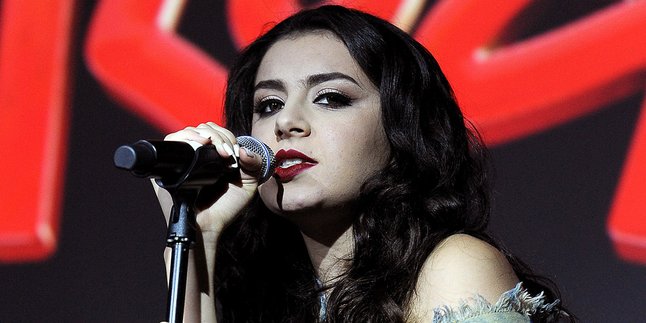 Bersiap Album Baru, Charli XCX Buat Lagu Dengan Bahasa Jepang