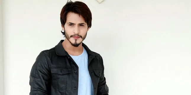 Bertahun-Tahun Berewok, Ravi Bhatia Makin Ganteng Tampil Klimis