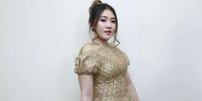 Berubah Menjadi Anak Kecil, Wajah Imut Via Vallen Bikin Gemes