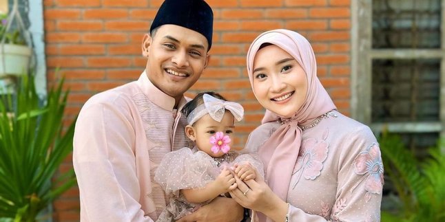 Aged 8 Months, This is the Adorable Portrait of Kylie Yumnaa Yhara Shakti, the Daughter of Dangdut Singer Yeni Inka