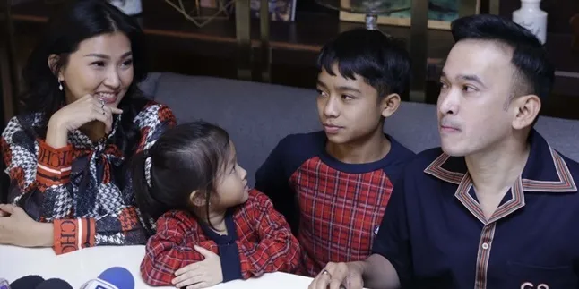 Betrand Peto Ungkap Perubahannya Setelah Tinggal Bersama Ruben Onsu dan Sarwendah Betrand Peto Ungkap Perubahannya Setelah Tinggal Bersama Ruben Onsu dan Sarwendah