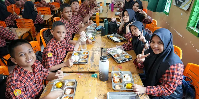 BGN Terapkan Program Gizi Seimbang di MBG dan Ajak Masyarakat Peduli Pola Hidup Sehat BGN Terapkan Program Gizi Seimbang di MBG dan Ajak Masyarakat Peduli Pola Hidup Sehat