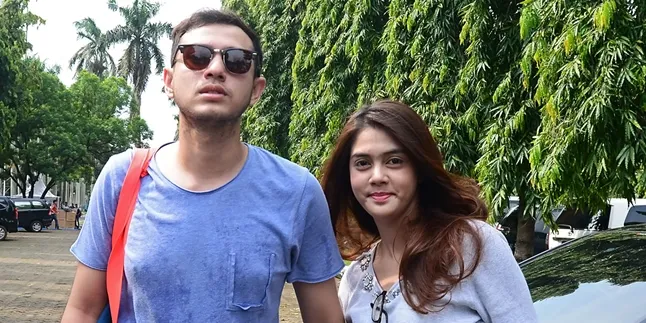 Biby Lulus Kuliah, Bagaimana Rencana Nikah Dengan Rifky Balweel? Biby Lulus Kuliah, Bagaimana Rencana Nikah Dengan Rifky Balweel?
