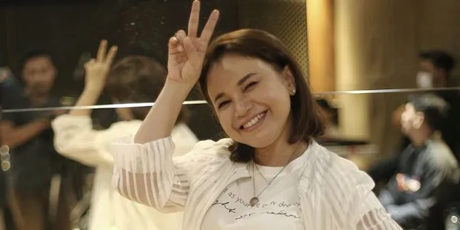 Bicara Resolusi 2019, Rossa Berniat Ganti Status?