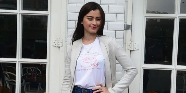Bicara Sama Aktor Jepang, Kimberly Ryder Pakai Google Translate Bicara Sama Aktor Jepang, Kimberly Ryder Pakai Google Translate