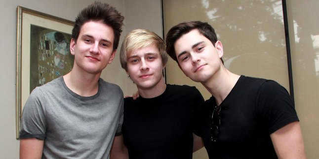 Bikin Band Bareng Saudara Kandung Sendiri Menurut Before You Exit