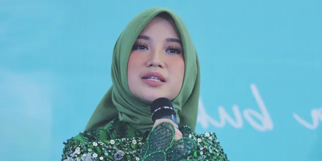 Bikin Brand Kecewa Karena Berhijab, Chacha Frederica Tak Diberi Bonus