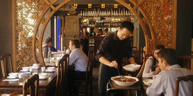 Bikin Geger Netizen, Restoran Ini Beri Diskon Sesuai Ukuran Dada!