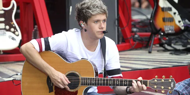 Bikin Malu, Niall Horan Kebelet Pipis Saat Live!