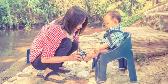 Bikin Mata Jadi 'Hijau', Dicari Babysitter Bergaji Rp1,7 Miliar!