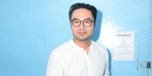 Bikin Ngakak! Ini Kisah Lucu Surya Saputra Saat Pijat Sang Istri