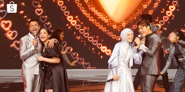 Bikin Panggung TV Show Shopee 9.9 Super Shopping Day Penuh Kehangatan, Artis Tanah Air Berikan Penampilan Spesial Bikin Panggung TV Show Shopee 9.9 Super Shopping Day Penuh Kehangatan, Artis Tanah Air Berikan Penampilan Spesial