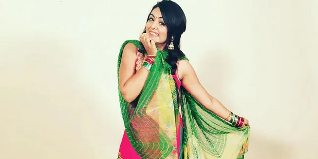 Bikin Pangling, Cantiknya Wajah Shafaq Naaz Saat Berhijab