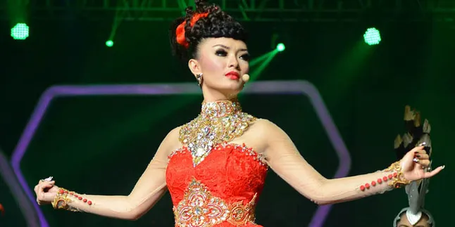 Bikin Video Klip, Zaskia Gotik Cetak Rekor MURI