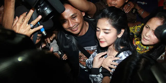 Bilang Kerja, Dewi Perssik Titip Anak ke Manajer