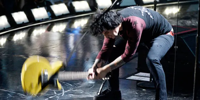 Billy Joe Mabuk Berat Saat Hujat Bieber dan Banting Gitar