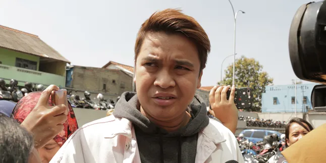 Billy Syahputra Dikirimi Pocong Oleh Orang Terdekat