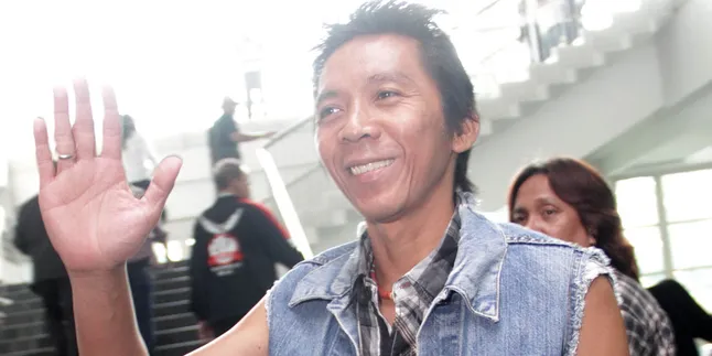 Bimbim Slank Celupkan Dua Jari ke Tinta Pemilu