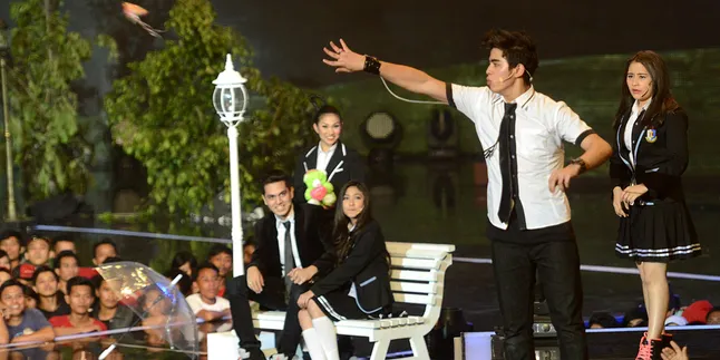 Aliando Syarif dan Prilly Latuconsina Pandu Acara Puncak FFB 2014 Aliando Syarif dan Prilly Latuconsina Pandu Acara Puncak FFB 2014