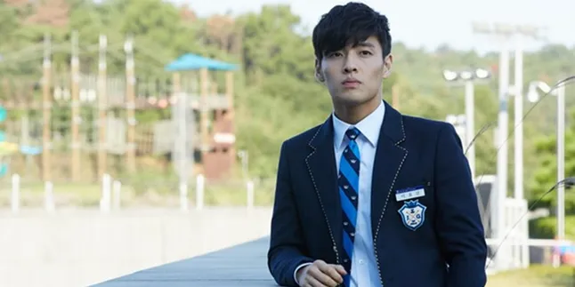 Bintang 'The Heirs' Ini Tak Mau Pacari Aktris Bintang 'The Heirs' Ini Tak Mau Pacari Aktris