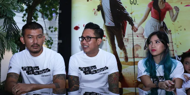 Bintangi 'ME & YOU VS THE WORLD', Rio Dewanto Tak Baca Novelnya Bintangi 'ME & YOU VS THE WORLD', Rio Dewanto Tak Baca Novelnya
